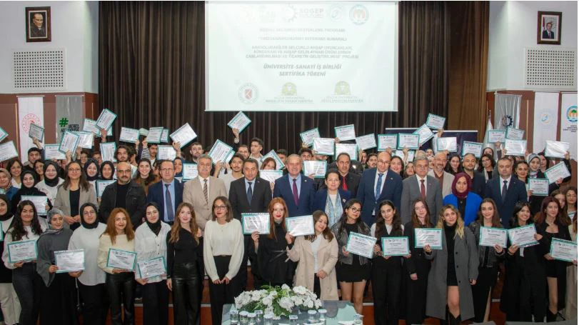 ‘Anadoludakiler’ Projesi’nde eğitim alan öğrenciler sertifikalarına kavuştu